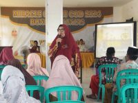 Foto: Sosialisasi Miracle of Haji COD dari PT. Ibrahim Berkah Haramain naik haji tanpa antri, di Aula Yayasan Al-Arief Jate Pulau Giliraja, Kecamatan Giligenting, Kabupaten Sumenep. (Zainal Arifin/wartazone.com)