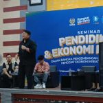 Foto: Seminar Pendidikan dan Ekonomi Kreatif dalam Rangka Pengembangan Potensi Ekonomi Kreatif, di Aula Universitas PGRI Argopuro (UNIPAR) dan SMAN 2 Jember.