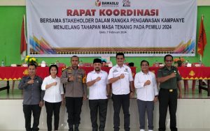 Jelang Masa Tenang, Bawaslu Nias Sosialisasikan Penurunan Alat Peraga Kampanye
