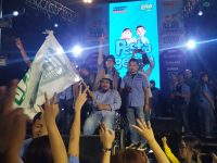 Foto: Relawan Pengusaha Nasional (Repnas) Jember, saat menggelar acara Pesta Gemoy, di jalan masuk GOR Kaliwates Jember, Jum'at (09/02/2024) malam.