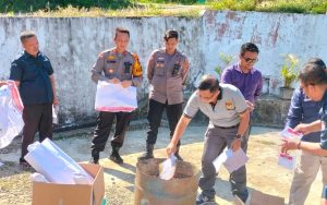 H-1 Pemilu, KPU Kabupaten Nias Musnahkan 2.104 Lembar Surat Suara