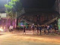 Foto: Kondisi bangunan rumah dan bengkel ambruk di Jalan Gajahmada RT 001 RW 020, Dusun Krajan, Desa Rambupuji, Kecamatan Rambupuji, Jember.