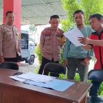 Foto: Seorang Caleg dari Partai NasDem Nomor urut 06 Jumadi, marah-marah di kantor Kecamatan Ajung, Kabupaten Jember.