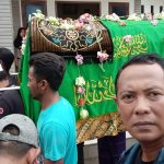 Foto: Jenazah nenek Muslikah (76) warga Desa Puger Wetan, Kecamatan Puger, Jember, saat dibawa menuju peristirahatan terakhir.