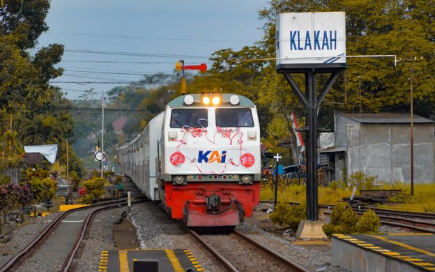 Foto: Kereta Api Pandalungan dengan rute Jakarta Gambir - Jember.
