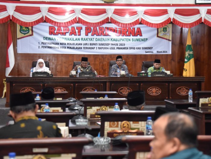 Foto: Ketua DPRD Sumenep, Abdul Hamid Ali Munir memimpin rapat paripurna Nota pengantar Laporan Keterangan Pertanggungjawaban (LKPJ) Bupati tahun 2023, di ruang Paripurna DPRD Sumenep.