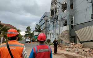 Pembongkaran Ruko di Jember Timpa Travo Listrik, Berujung Pemadaman