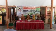 Foto: Pj Bupati Bondowoso, Bambang Soekwanto, saat memberikan sambutan penyerahan bantuan bibit padi varietas Inpari 32 kepada Kelompok tani di 5 Kecamatan.