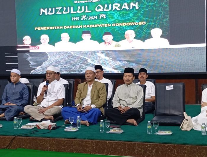 Foto: Pj Bupati Bondowoso, Bambang Soekwanto, saat menyampaikan sambutan peringatan malam Nuzulul Qur'an, di Pendopo Bupati, Rabu malam (27/3/2024).