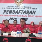 Foto: Ketua Tim Penjaringan Calon Bupati dan Wabup PDI Perjuangan Jember Edi Cahyo Purnomo, saat konferensi pers di Jember, Sabtu (20/4/2024).