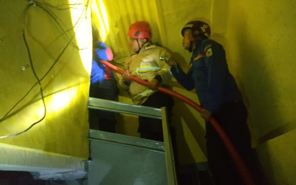 Rumah Terbakar, Seorang Kakek di Jember Tewas saat Padamkan Api