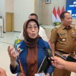 Foto: Ketua Dewan Pers Ninik Rahayu usai mengisi Focus Group Discussion (FGD), di Aula Pendapa Wahyawibawagraha Jember, Senin (22/4/2024).