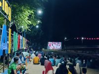 Foto: Keseruan nonton bareng semifinal Piala Asia U-23 Timnas Indonesia vs Uzbekistan di Spot Pancing Pantai Matahari Lobuk Bluto Sumenep.