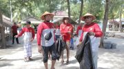 Foto: Kapala Dinas Lingkungan Hidup (DLH) Sumenep, Arif Susanto mengkampanyekan Sumenep sadar lingkungan dan bebas sampah plastik.