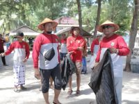 Foto: Kapala Dinas Lingkungan Hidup (DLH) Sumenep, Arif Susanto mengkampanyekan Sumenep sadar lingkungan dan bebas sampah plastik.
