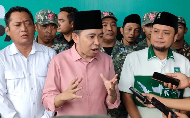 Foto: Anggota DPRD Provinsi Jawa Timur Muhammad Fawaid atau akrab disapa Gus Fawaid, saat mendaftar di Kantor DPC PKB Jember, Jalan Danau Toba, Kecamatan Sumbersari, Jember, Rabu (1/5/2024).
