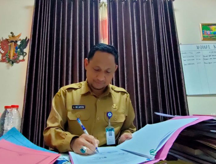 Foto: Kepala Dinas Pendidikan (Kadisdik) Kabupaten Sumenep, Agus Dwi Saputra, ditemui di ruang kerjanya. Kamis (02/05/2024).