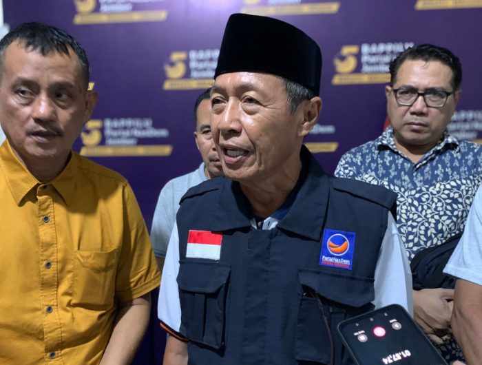 Caption: Ketua DPD Partai NasDem Jember Marsuki Abdul Ghofur saat dikonfirmasi sejumlah wartawan.