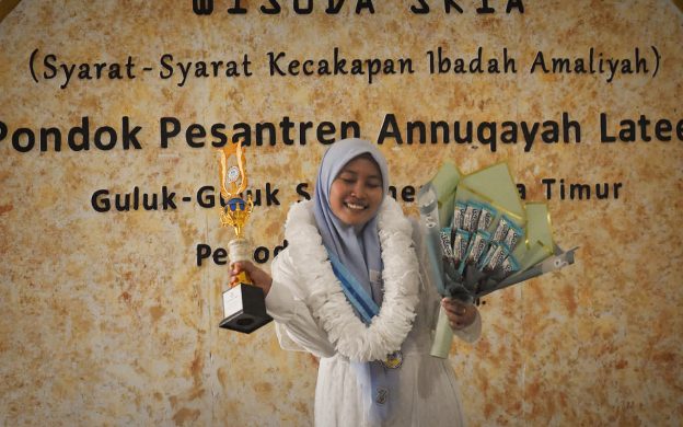 FOTO: Asri Lailatussa’adah mahasiswa UIN KHAS Jember, saat ini masuk grand final Duta Pendidikan Jawa Timur yang akan digelar di Surabaya. (Asri Lailatussa’adah/wartazone.com)