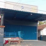 FOTO: Tampak depan studio foto terduga pelaku pelecehan terhadap sejumlah model di Jember, tampak sepi.