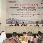 Foto: PJ Sekda Pamekasan Achmad Faisol saat menyampaikan sambutan di acara pelantikan panwascam se Pamekasan.