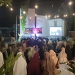 Foto: Kajian perjuangan rakyat Palestina yang sampai saat ini melawan kekejaman dari Zionis Israel, di halaman Cafe Pakder Space Meeting Point Perum Cendrawasih Green Residence, Kecamatan Patrang, Jember, Jumat malam (31/5/2024).