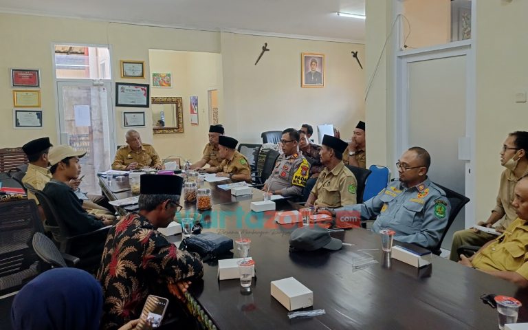 FOTO: Rapat persiapan festival desa wisata tahun 2024, bertempat di ruang rapat Kepala Disbudporapar Sumenep. Selasa (4 Juni 2024).