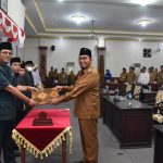 FOTO: Rapat paripurna DPRD Sumenep tentang Penetapan Raperda Pelaksanaan APBD Tahun 2023 berlangsung khidmat. (Dok. Humas dan Protokol Sekretariat DPRD Kabupaten Sumenep for wartazone.com).