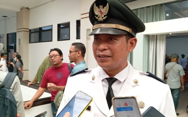 FOTO: Kades Jubung Bhisma Perdana usai dikukuhkan pada perpanjangan masa jabatan dua tahun.
