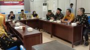 FOTO: Pengurus PABPDSI Sumenep saat beraudiensi dengan Kepala Dinas Pemberdayaan Masyarakat dan Desa Sumenep.