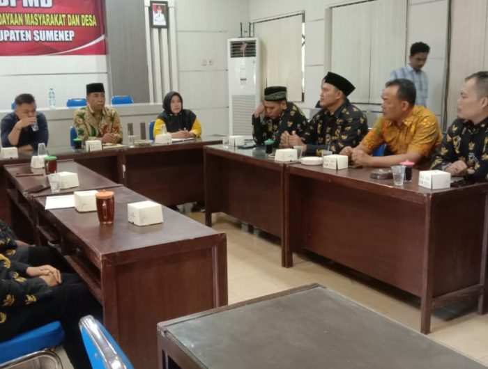FOTO: Pengurus PABPDSI Sumenep saat beraudiensi dengan Kepala Dinas Pemberdayaan Masyarakat dan Desa Sumenep.
