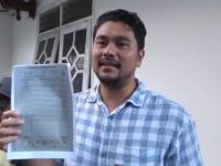 FOTO: Ketua DPC Partai Demokrat Jember Try Sandi Apriana dikonfirmasi usai dicopot dari jabatannya.