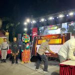 FOTO: KPU Sumenep saat menggelar kirab maskot dalam rangka pemilihan kepala daerah (Pilkada) serentak 2024, Rabu (31 Juli 2024), malam.