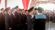 FOTO: Pengambilan sumpah 45 anggota DPRD Pamekasan 2024–2029, di Pendopo Ronggosukowati.