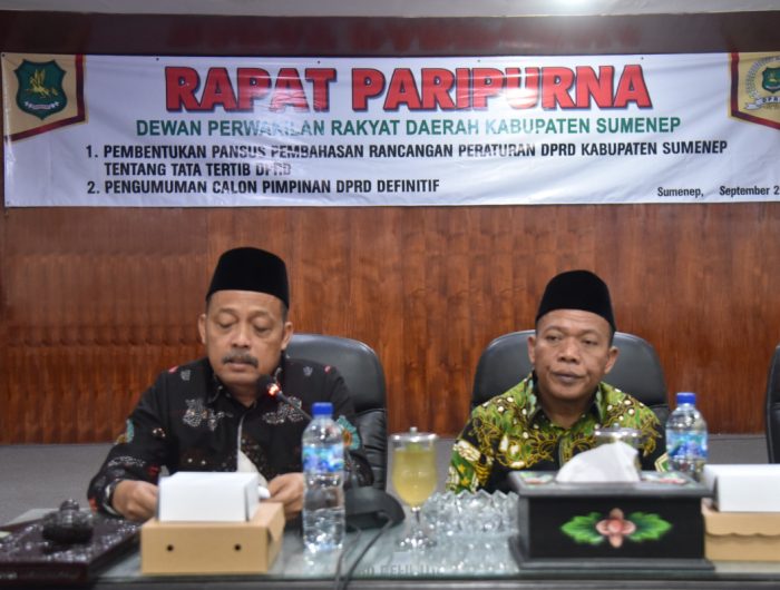 FOTO: Pimpinan sementara DPRD Kabupaten Sumenep, Madura, Jawa Timur, periode 2024-2029 saat memimpin rapat paripurna pengumuman calon pimpinan definitif. Kamis (5/9/2024).