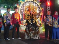 FOTO: Bupati Sumenep Achmad Fauzi Wongsojudo, saat pembukaan Madura Ethnic Carnival (MEC) tahun 2024, Sabtu (21/09/2024) malam.