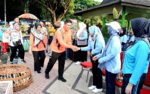 FOTO: Pj Bupati Bondowoso saat menghadiri acara peringatan HIMPAUDI.
