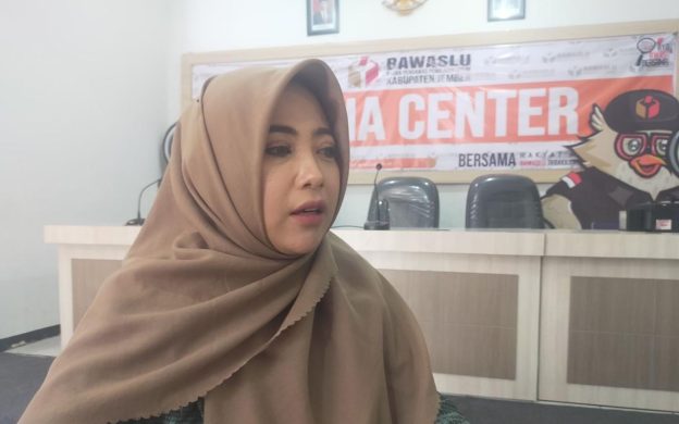 FOTO: Kordiv Pencegahan, Parmas dan Humas Bawaslu Jember, Wiwin Riza Kurnia.
