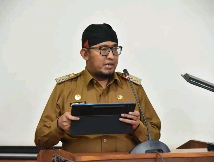 FOTO: Bupati Sumenep Achmad Fauzi Wongsojudo dalam sebuah kegiatan paripurna DPRD Sumenep, sebelum cuti kampanye Pilkada 2024.
