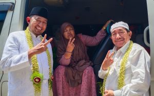 Bu Nyai Sukorejo Pesan Santri dan Alumni Menangkan Fauzi-Imam di Pilkada Sumenep