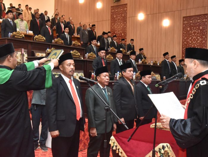 FOTO: Pengambilan sumpah dan janji pimpinan DPRD Sumenep di gedung baru parlemen Jalan Trunojoyo Desa Gedungan, Kota Sumenep, Rabu (9 Oktober 2024).