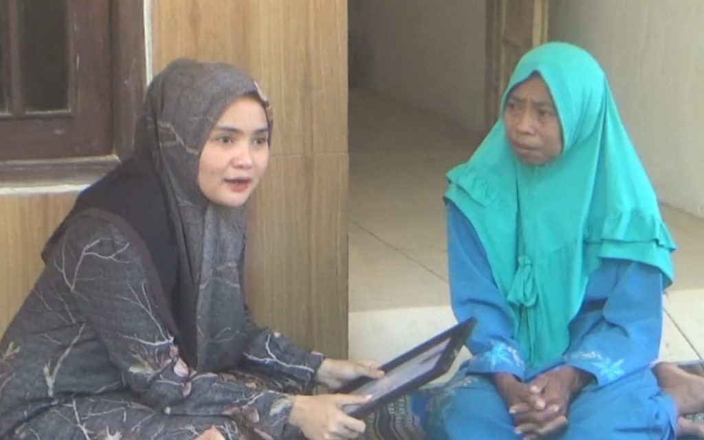 Nia Kurnia Fauzi Takziyah ke Rumah Duka Korban KDRT