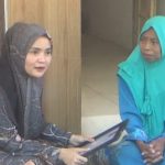 FOTO: Nia Kurnia Fauzi (jilbab hitam) takziyah ke rumah korban KDRT hingga tewas di Desa Lenteng Timur, Kecamatan Lenteng, Sumenep, Jawa Timur, Rabu (9/10/2024).