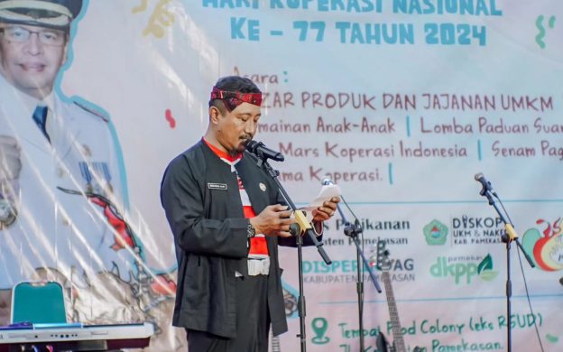 FOTO: Staf Ahli Bupati Pamekasan Bidang Kemasyarakatan dan Sumber Daya Manusia, Mohammad Alwi, saat membuka acara. Selasa (2/7/2024).