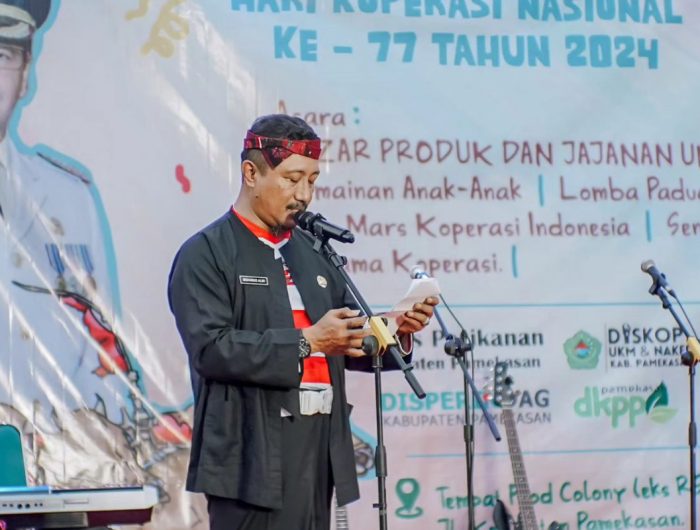 FOTO: Staf Ahli Bupati Pamekasan Bidang Kemasyarakatan dan Sumber Daya Manusia, Mohammad Alwi, saat membuka acara. Selasa (2/7/2024).