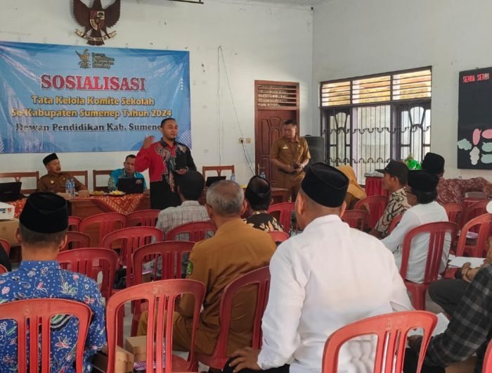 FOTO: Dewan Pendidikan Kabupaten Sumenep (DPKS) menggelar sosialisasi tata kelola komite sekolah di SDN Bluto, Kecamatan Bluto, Sumenep, Jawa Timur, Senin (14 Oktober 2024).