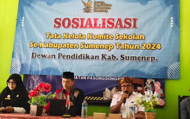 FOTO: Dewan Pendidikan Kabupaten Sumenep (DPKS) saat menggelar sosialisasi tata kelola komite sekolah di SDN Pasongsongan 1 Sumenep.
