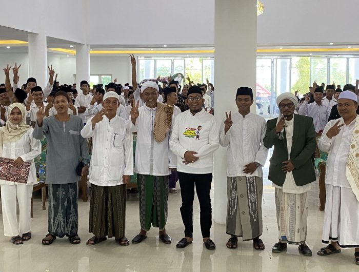FOTO: Dukungan ribuan santri milenial se-kabupaten Sumenep kepada pasangan calon Bupati dan Wakil Bupati Sumenep Achmad Fauzi Wongsojudo dan KH. Imam Hasyim, pada Pilkada 2024, bertempat di Islamic Center Batuan.