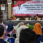 FOTO: Bupati Sumenep Achmad Fauzi Wongsojudo menyampaikan amanah saat sosialisasi Pembinaan Jabatan Fungsional ASN, di SKD Batuan, Kamis (28/11/2024).
