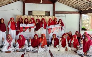 Muslimat NU Giliraja Kompak Deklarasi Dukungan untuk Paslon FAHAM